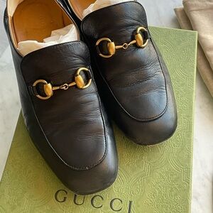 Authentic Gucci horsebit leather loafer